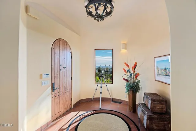 $2,750,000 | 325 North Catalina Street, Ventura, CA 93001