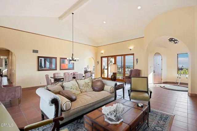 $2,750,000 | 325 North Catalina Street, Ventura, CA 93001