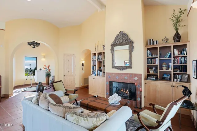 $2,750,000 | 325 North Catalina Street, Ventura, CA 93001