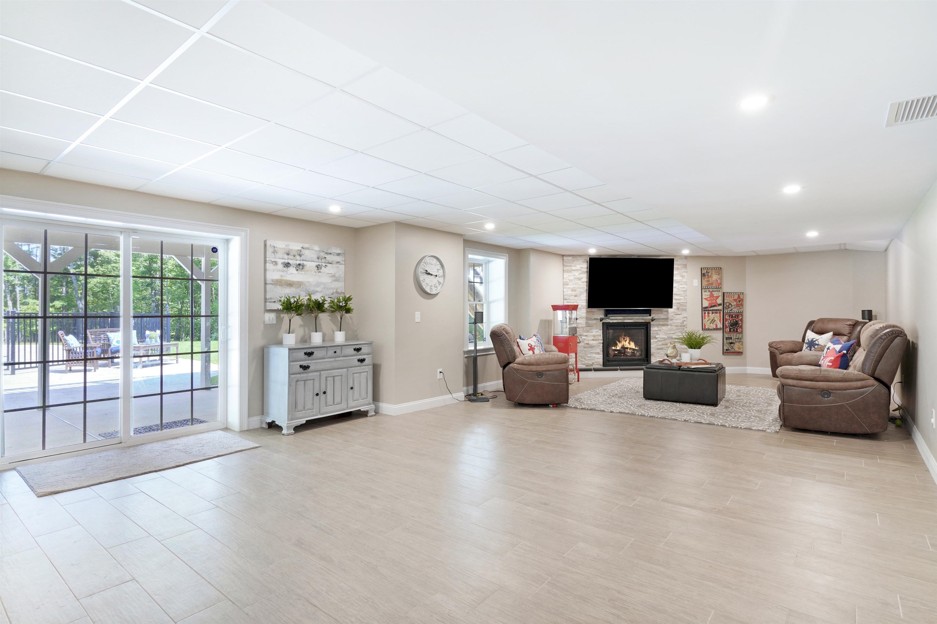 24 Post Road Hooksett, NH 03106 - Photo 27 of 40