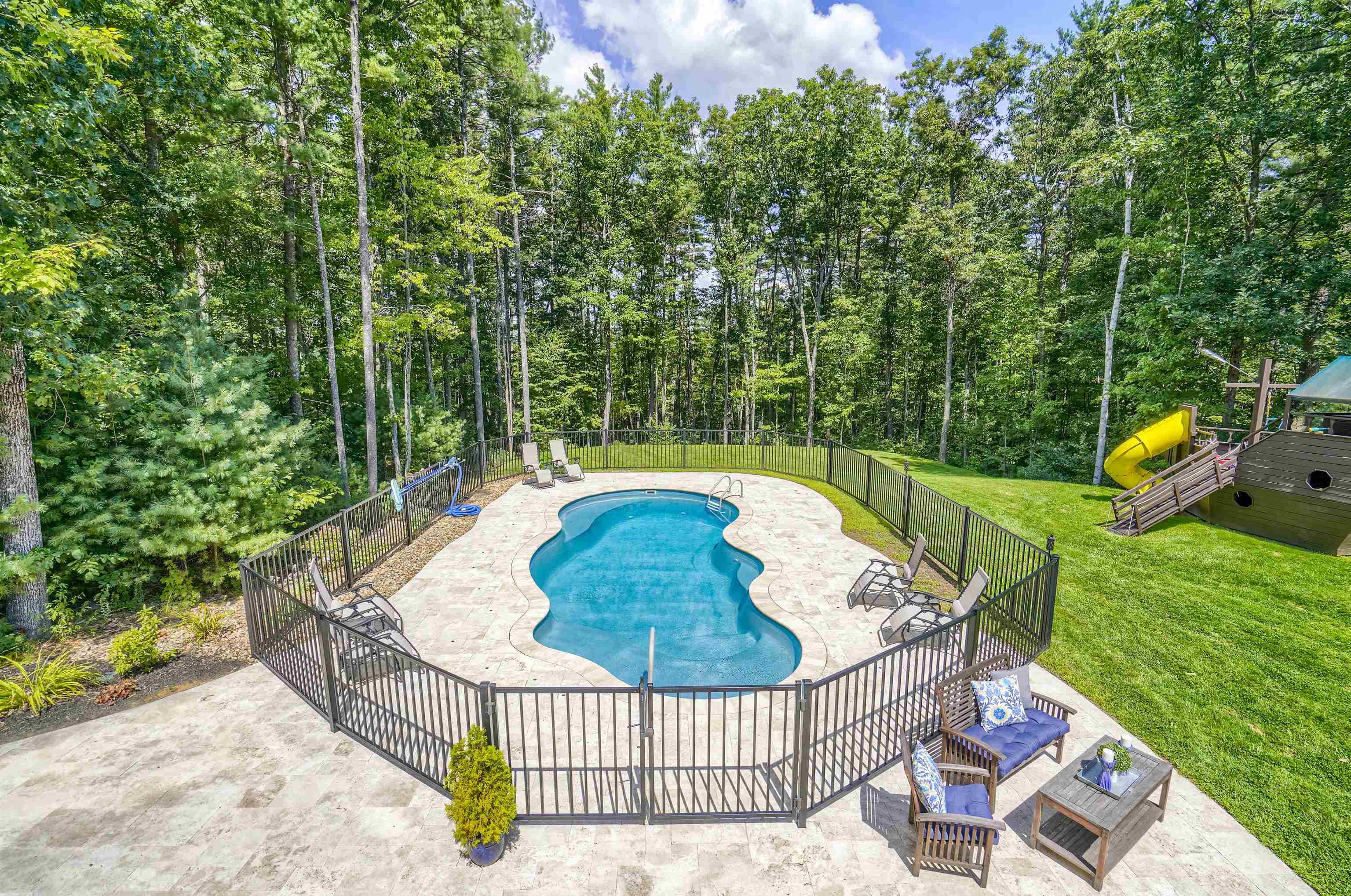 24 Post Road Hooksett, NH 03106 - Photo 34 of 40