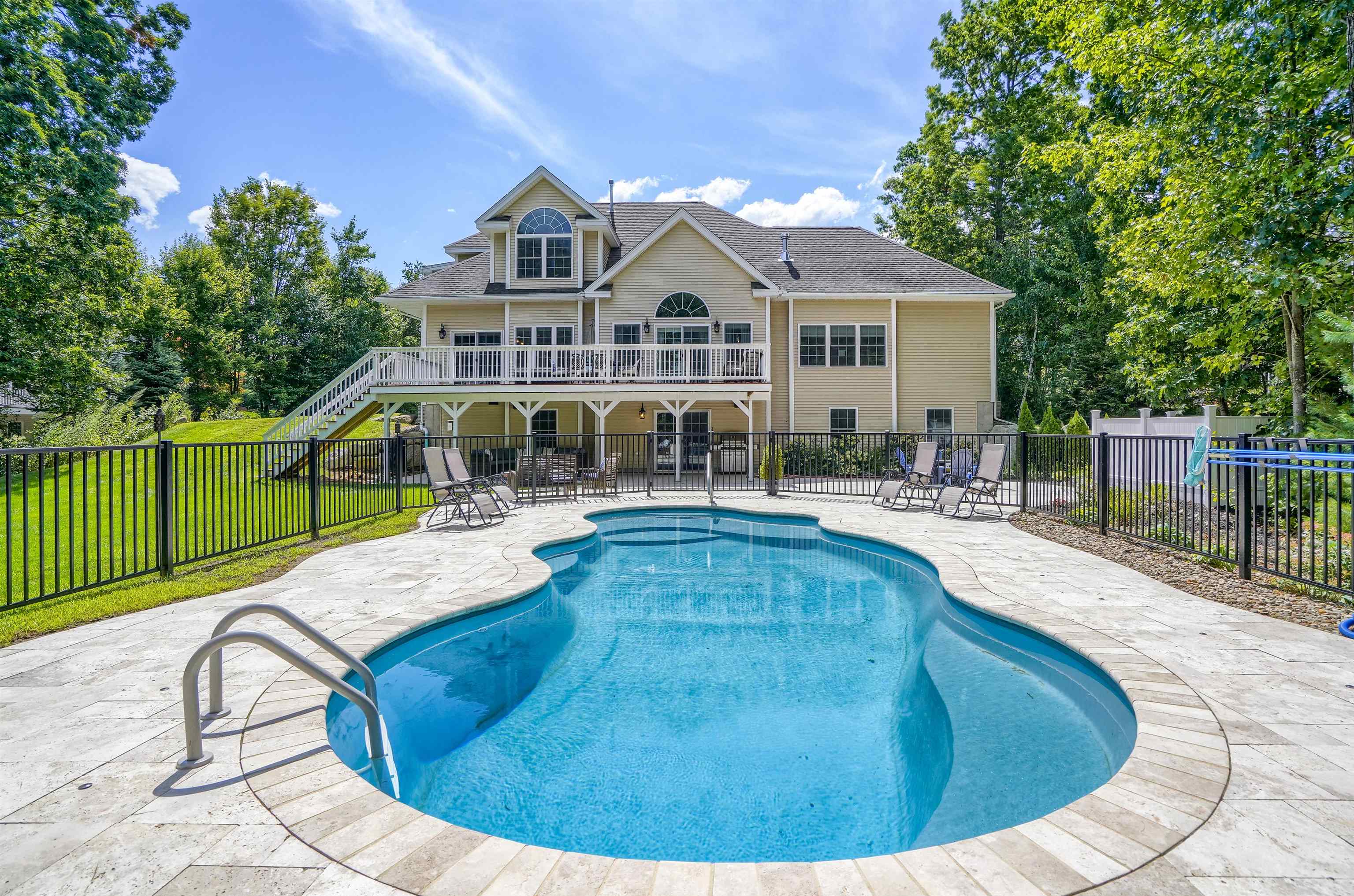 24 Post Road Hooksett, NH 03106 - Photo 36 of 40