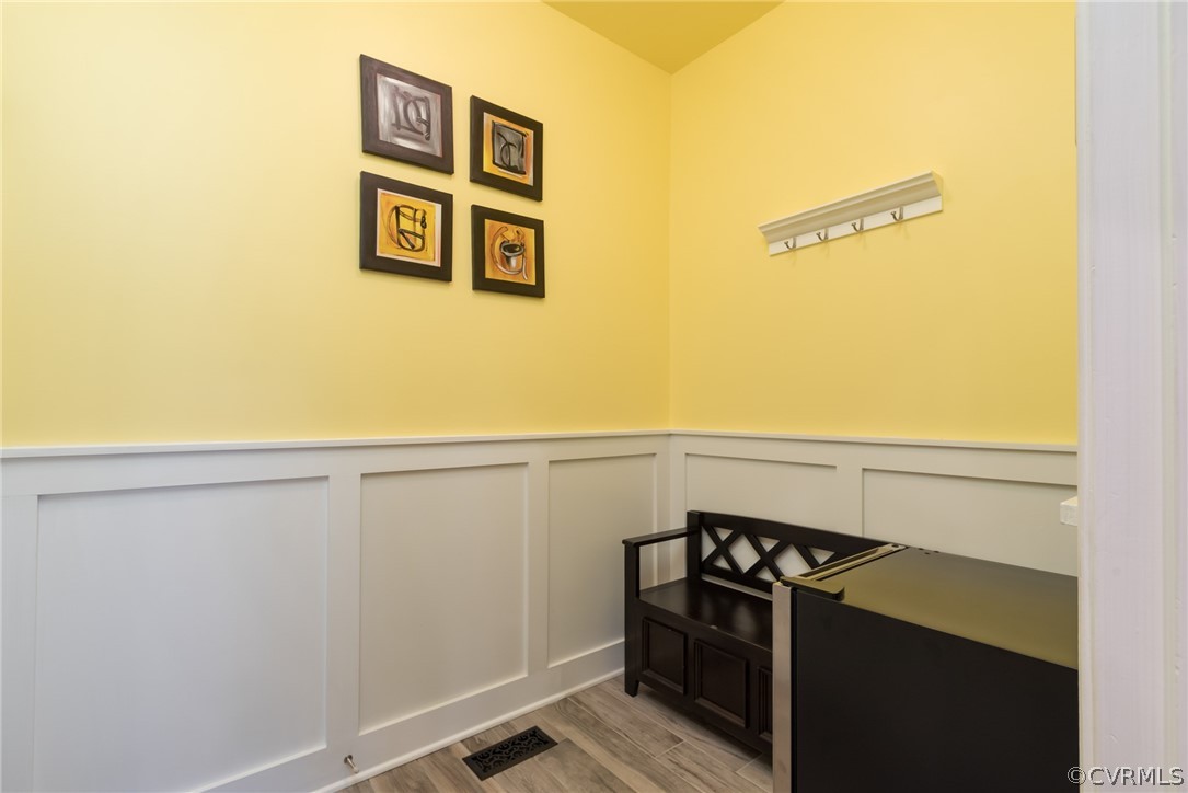 16025 Longlands Road Chesterfield, VA 23832 - Photo 26 of 44 Mud Room