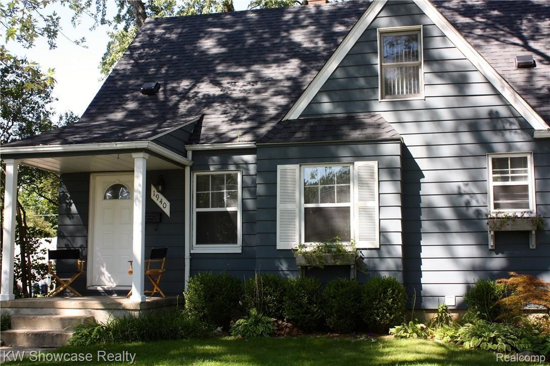 1940 Cambridge Road Berkley, MI 48072 - Photo 22 of 24 IMG_1230.jpg