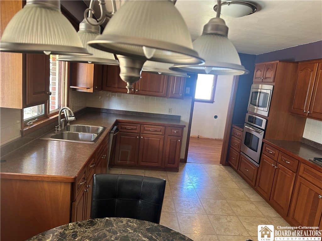 13048 Vaughn Street Springville, NY 14141 - Photo 4 of 31