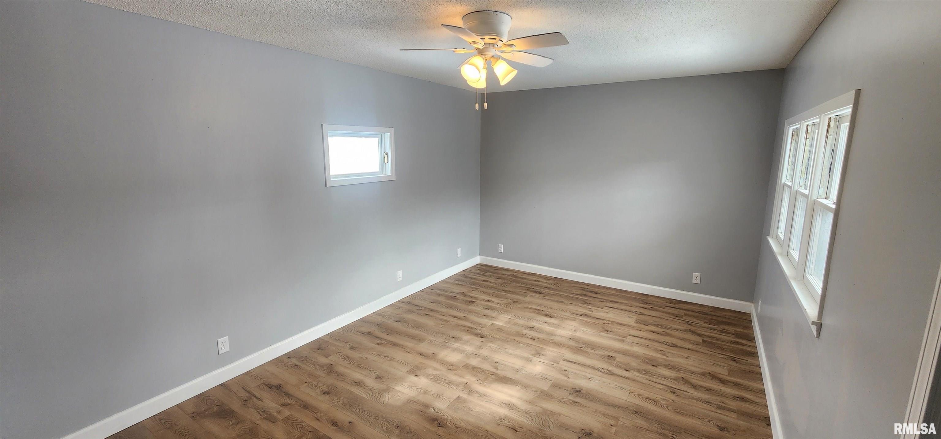 6848 Lake Service Road Rochester, IL 62563 - Photo 14 of 35