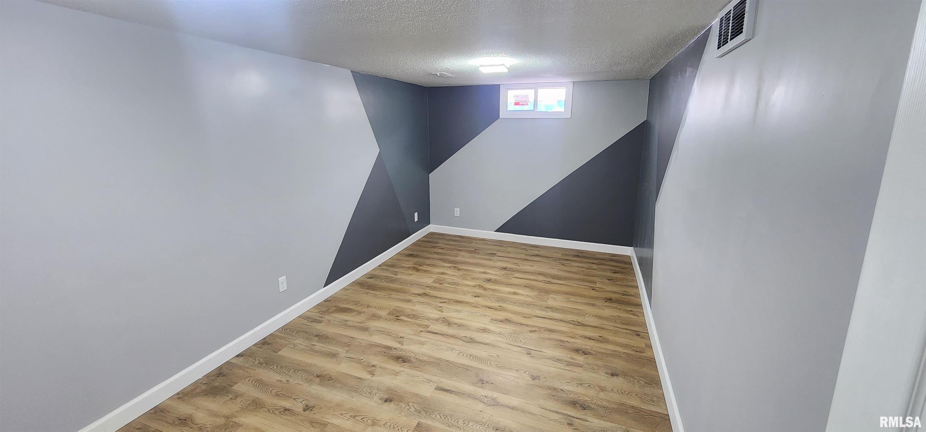 6848 Lake Service Road Rochester, IL 62563 - Photo 27 of 35