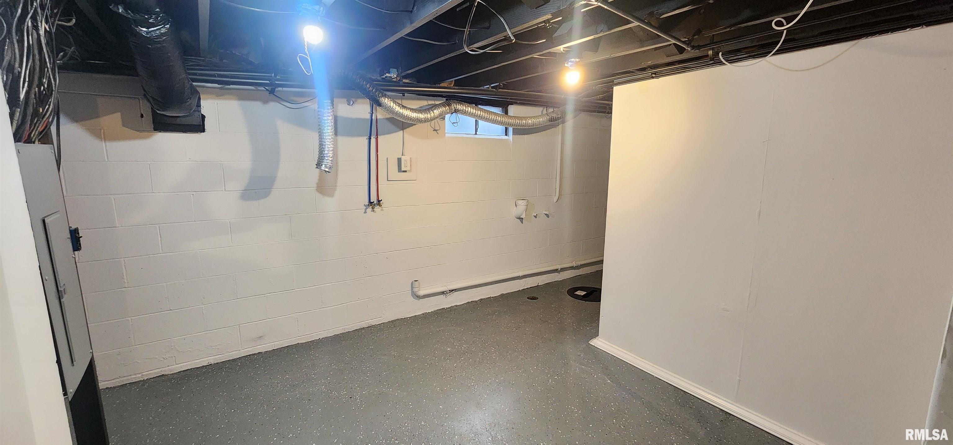 6848 Lake Service Road Rochester, IL 62563 - Photo 32 of 35