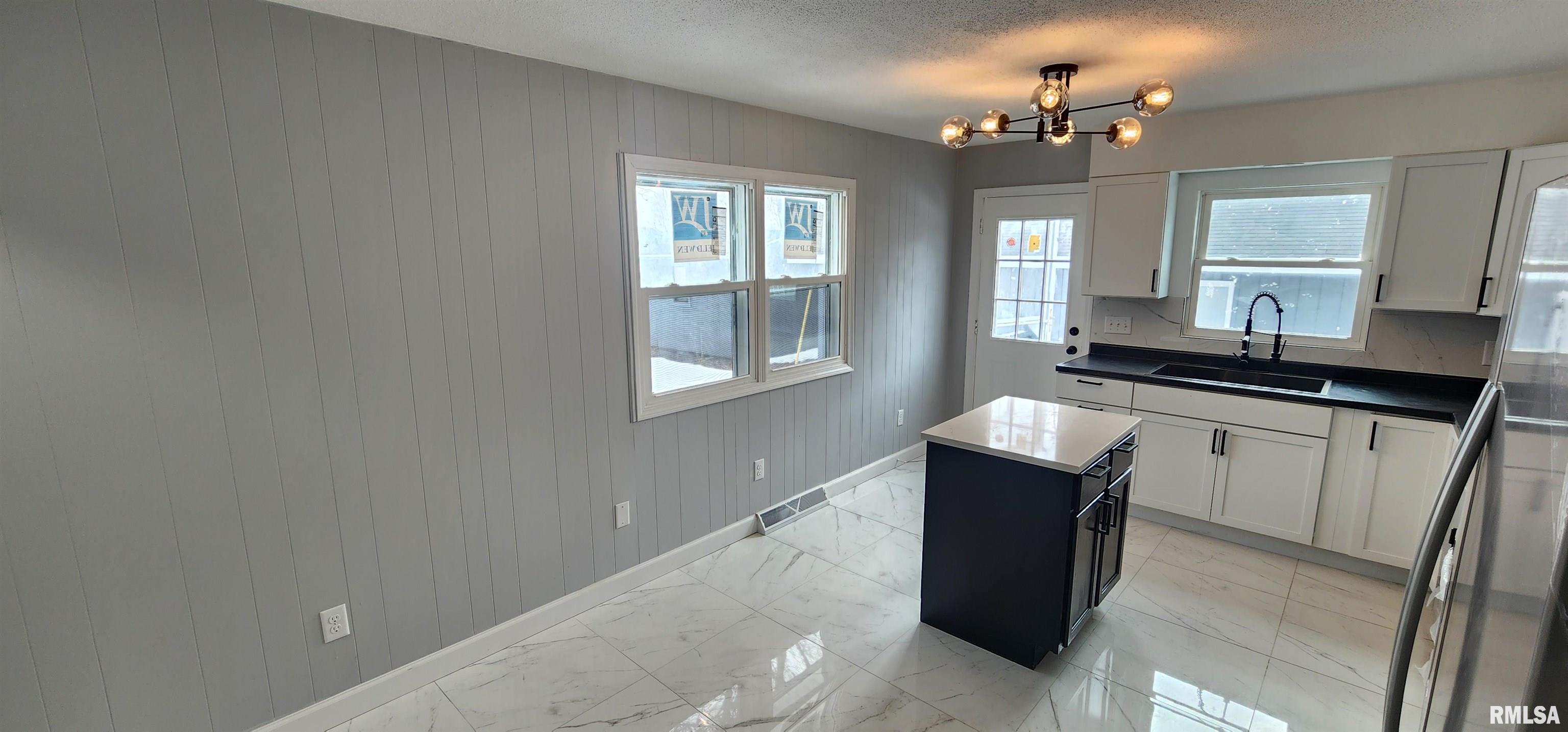 6848 Lake Service Road Rochester, IL 62563 - Photo 8 of 35