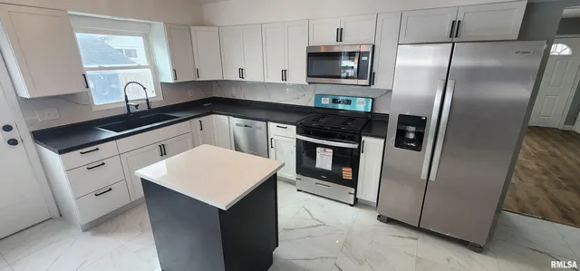 $249,900 | 6848 Lake Service Road, Rochester, IL 62563