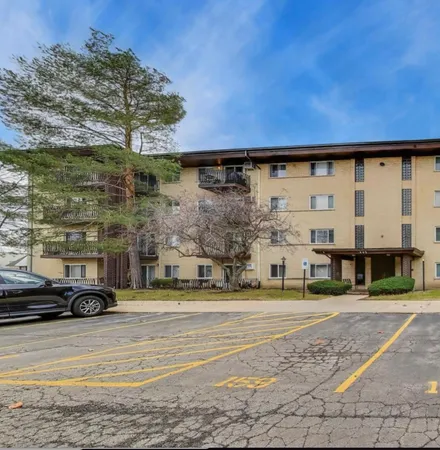 $2,200 | 445 South Cleveland Avenue, Unit 204, Arlington Heights, IL 60005