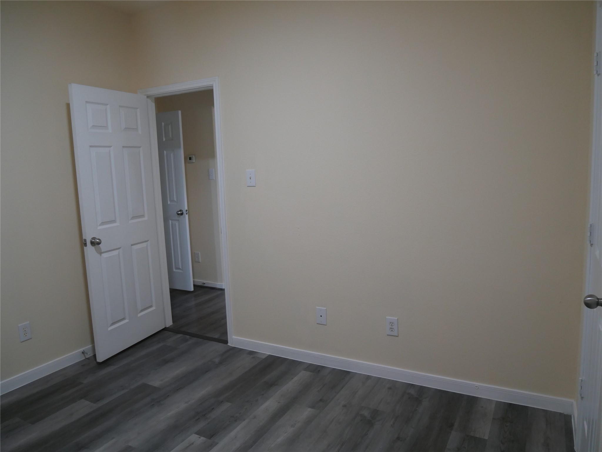 2726 Heatherwind Lane Houston, TX 77047 - Photo 22 of 27 a view of an empty room