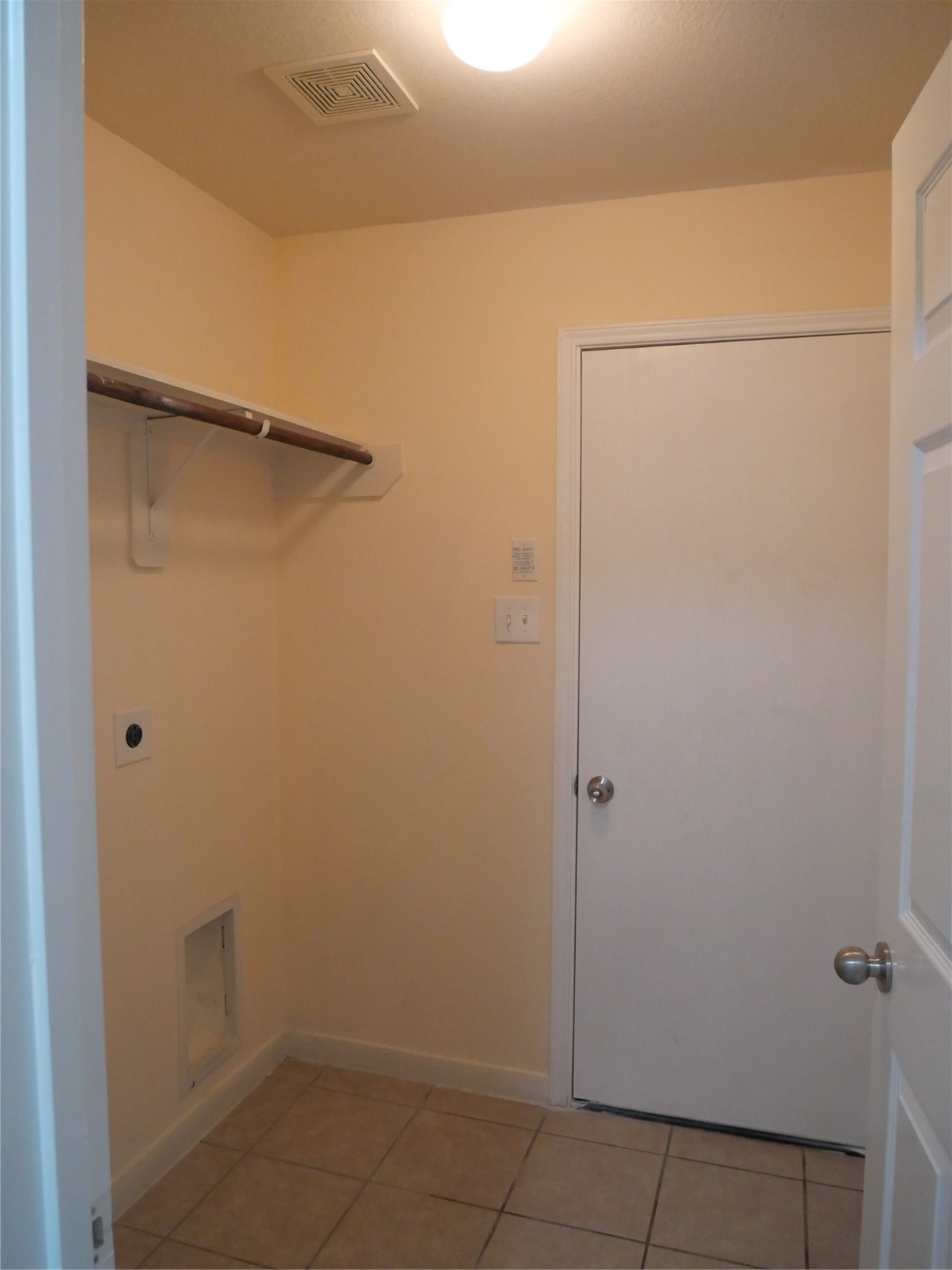 2726 Heatherwind Lane Houston, TX 77047 - Photo 24 of 27 a bathroom with a shower