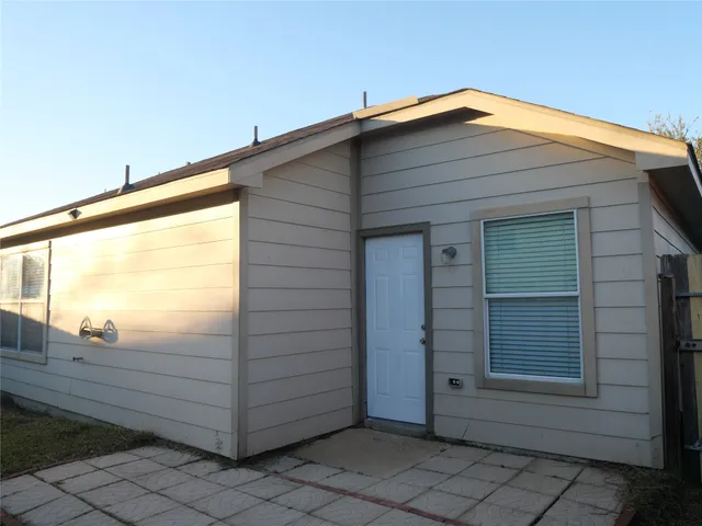 $1,900 | 2726 Heatherwind Lane, Houston, TX 77047