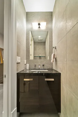 $3,999,000 | 53 East Division Street, Chicago, IL 60611