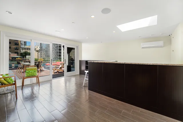 $3,999,000 | 53 East Division Street, Chicago, IL 60611