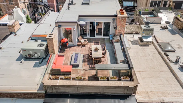 $3,999,000 | 53 East Division Street, Chicago, IL 60611