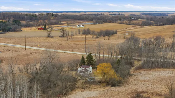 $185,000 | 4301 West State Road 33, Horicon, WI 53032