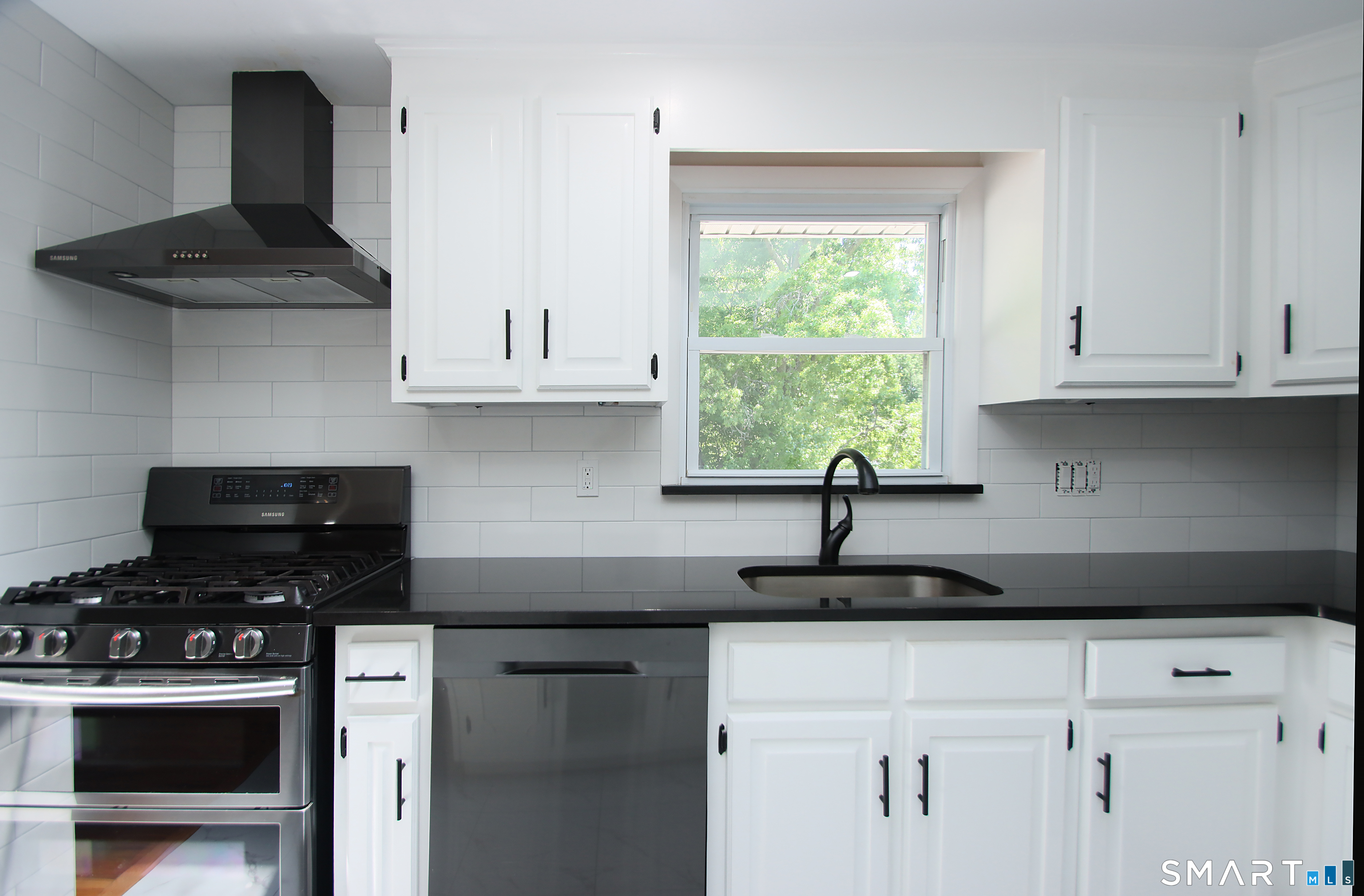 154 Hesse Road Hamden, CT 06517 - Photo 12 of 35