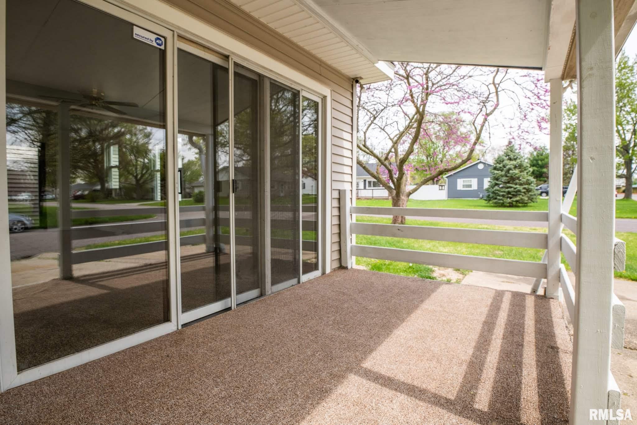608 Bess Street Washington, IL 61571 - Photo 5 of 50 Gallery Image 5