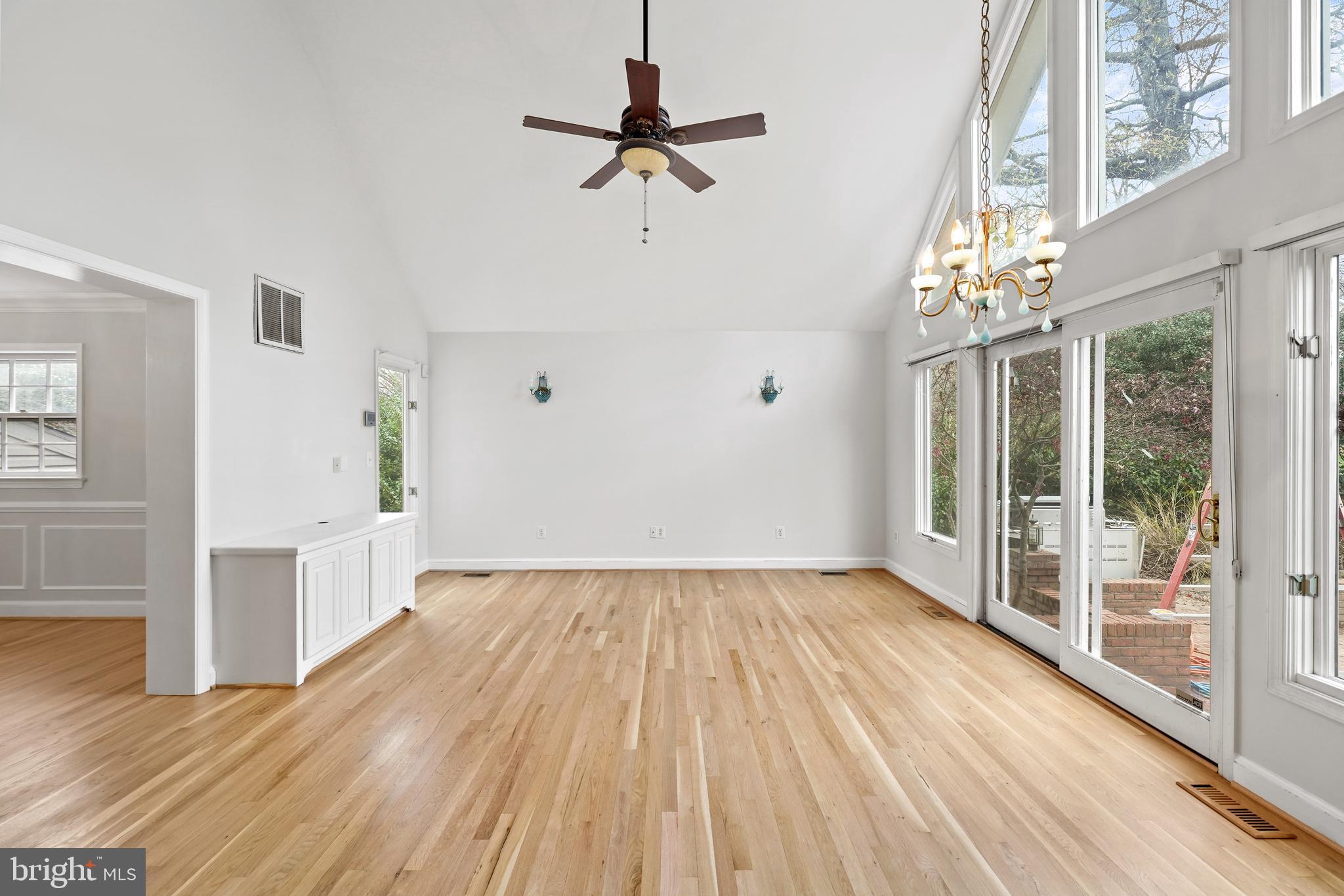 6304 Fort Hunt Road Alexandria, VA 22307 - Photo 11 of 53 Gallery Image 11
