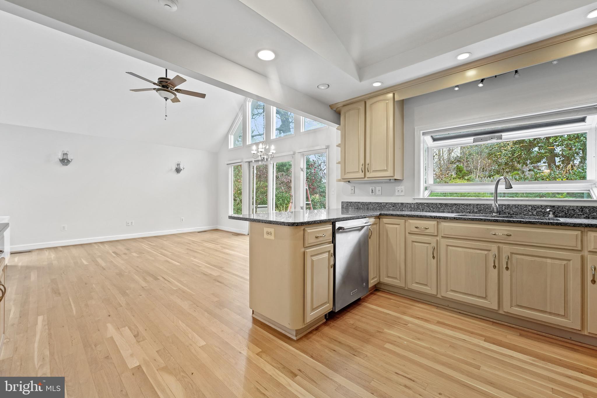 6304 Fort Hunt Road Alexandria, VA 22307 - Photo 16 of 53 Gallery Image 16