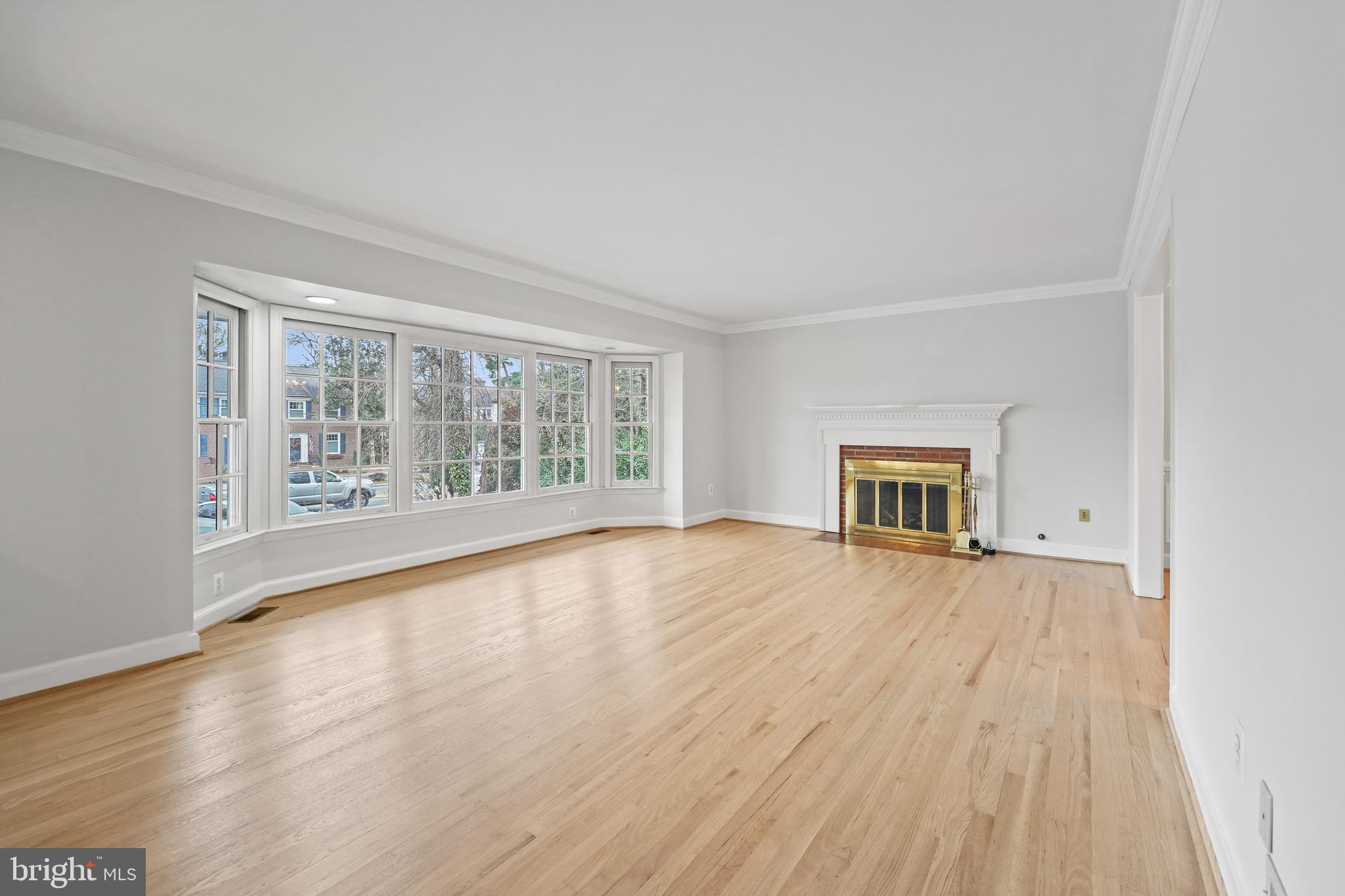 6304 Fort Hunt Road Alexandria, VA 22307 - Photo 5 of 53 Gallery Image 5