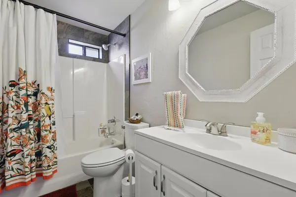 $949,000 | 186 West Hells Gate Drive, Strawn, TX 76475