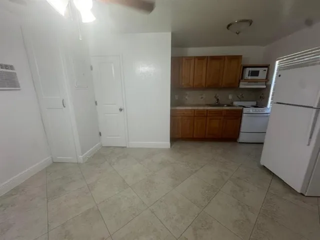 $1,395 | 1822 Dixianna Street, Unit 10, Hollywood, FL 33020