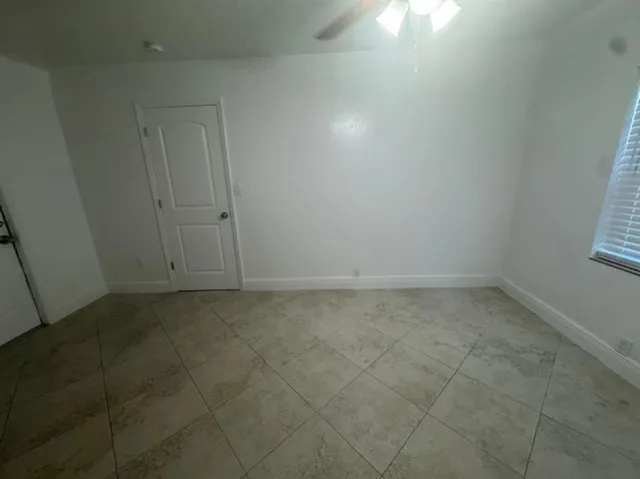 $1,395 | 1822 Dixianna Street, Unit 10, Hollywood, FL 33020