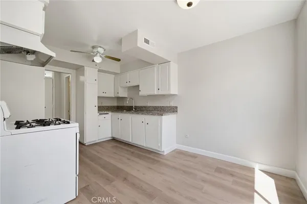 $2,695 | 202 East Clifton Avenue, Unit 3, Anaheim, CA 92805