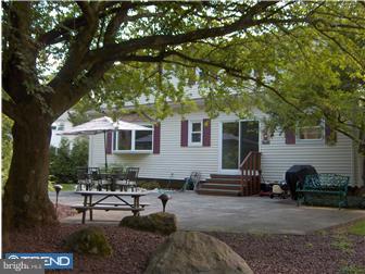 24 Yeger Road Princeton Junction, NJ 08550 - Photo 11 of 12 Exterior Back