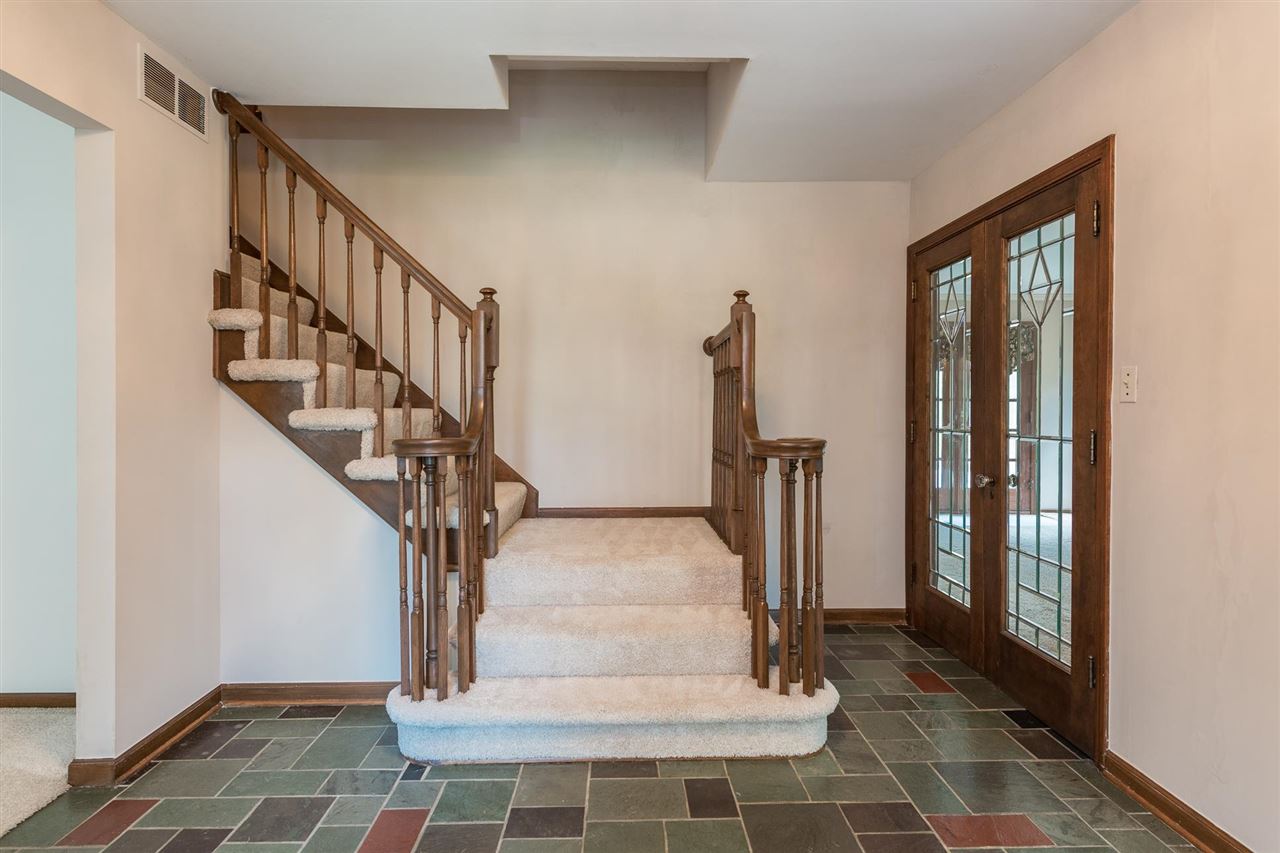 720 Edgewood Drive Rochester, MI 48306 - Photo 14 of 50 50041890-13.JPG