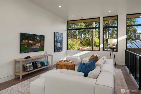 $8,498,000 | 10620 Southeast 22nd Street, Bellevue, WA 98004