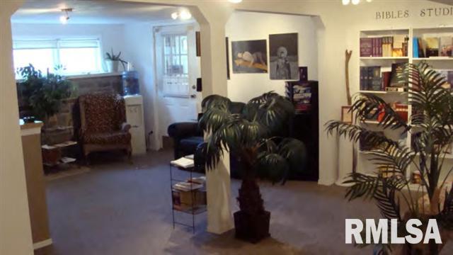 2436 Southbrook Road Quincy, IL 62305 - Photo 5 of 6 Gallery Image 5