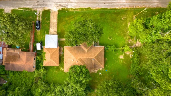 a view of a yard
