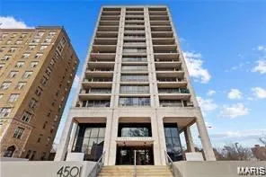 $3,000 | 4501 Lindell Boulevard, Unit 4B, St. Louis, MO 63108