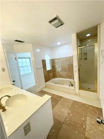 $2,800 | 3604 Lake Providence Drive, Harvey, LA 70058