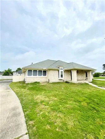 $2,800 | 3604 Lake Providence Drive, Harvey, LA 70058