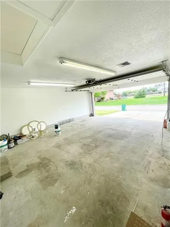 $2,800 | 3604 Lake Providence Drive, Harvey, LA 70058