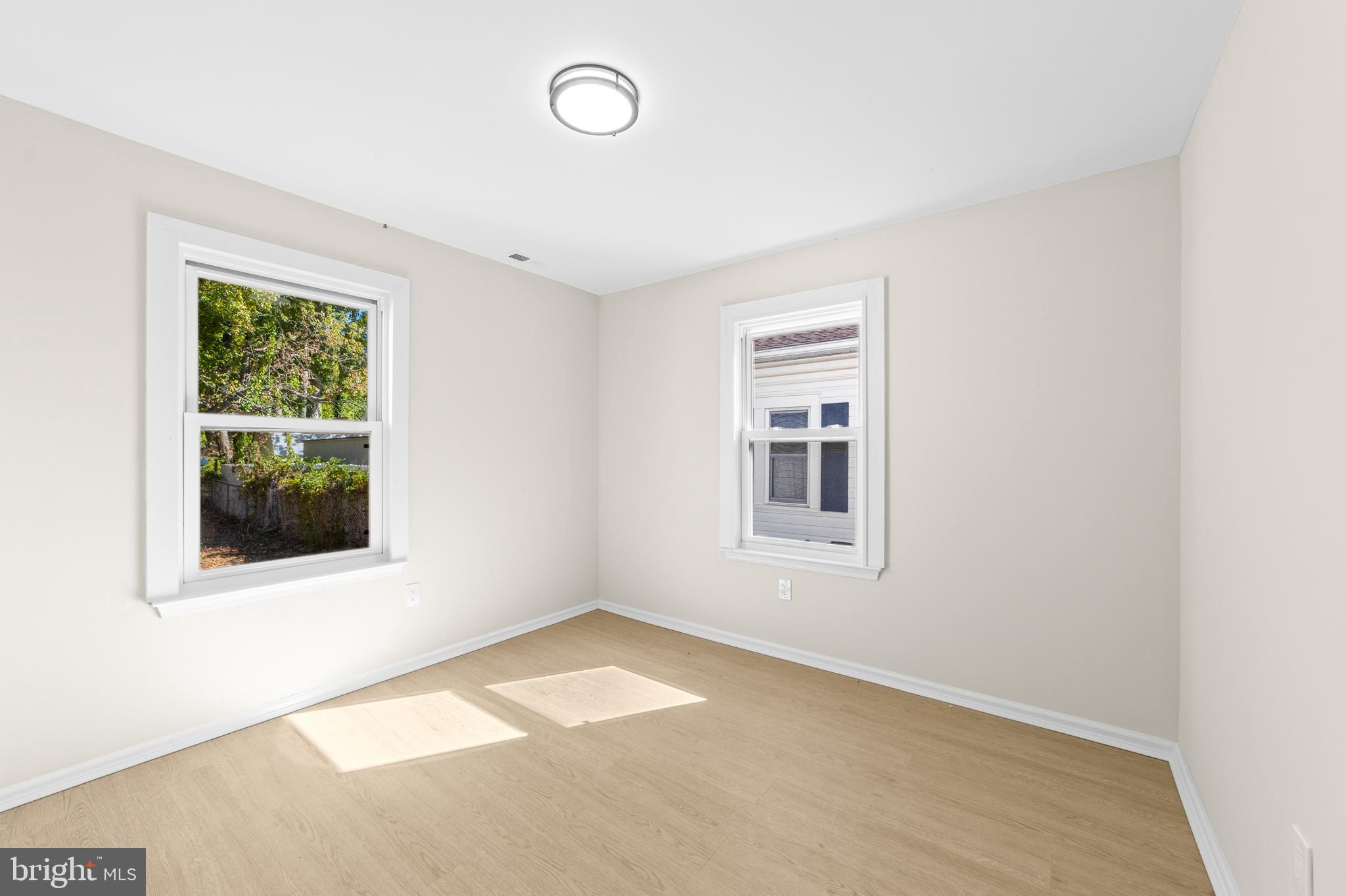33 Pinewood Avenue Carneys Point, NJ 08069 - Photo 13 of 24 an empty room with a window