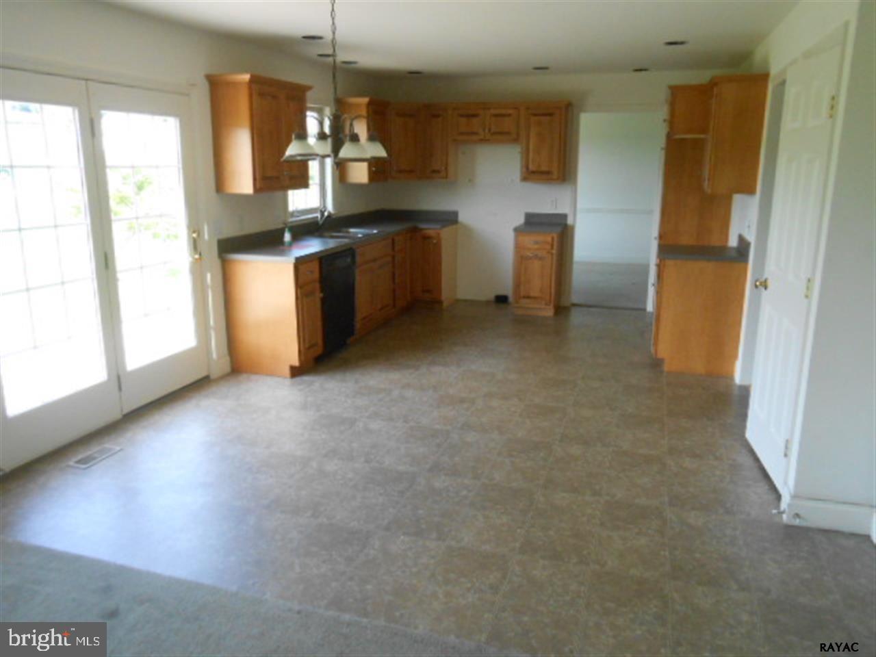 791 Rishel Drive York, PA 17406 - Photo 8 of 17 Gallery Image 8