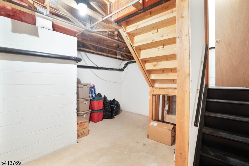 8 Springholm Drive Berkeley Heights, NJ 07922 - Photo 12 of 16