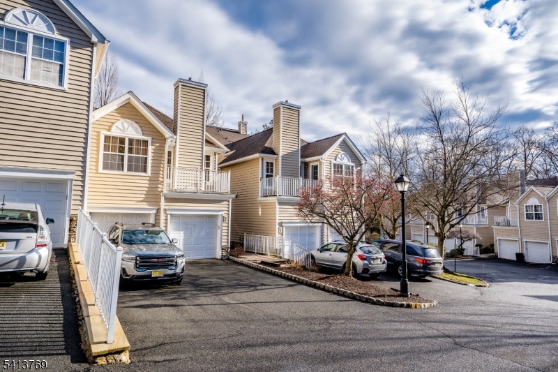 8 Springholm Drive Berkeley Heights, NJ 07922 - Photo 15 of 16