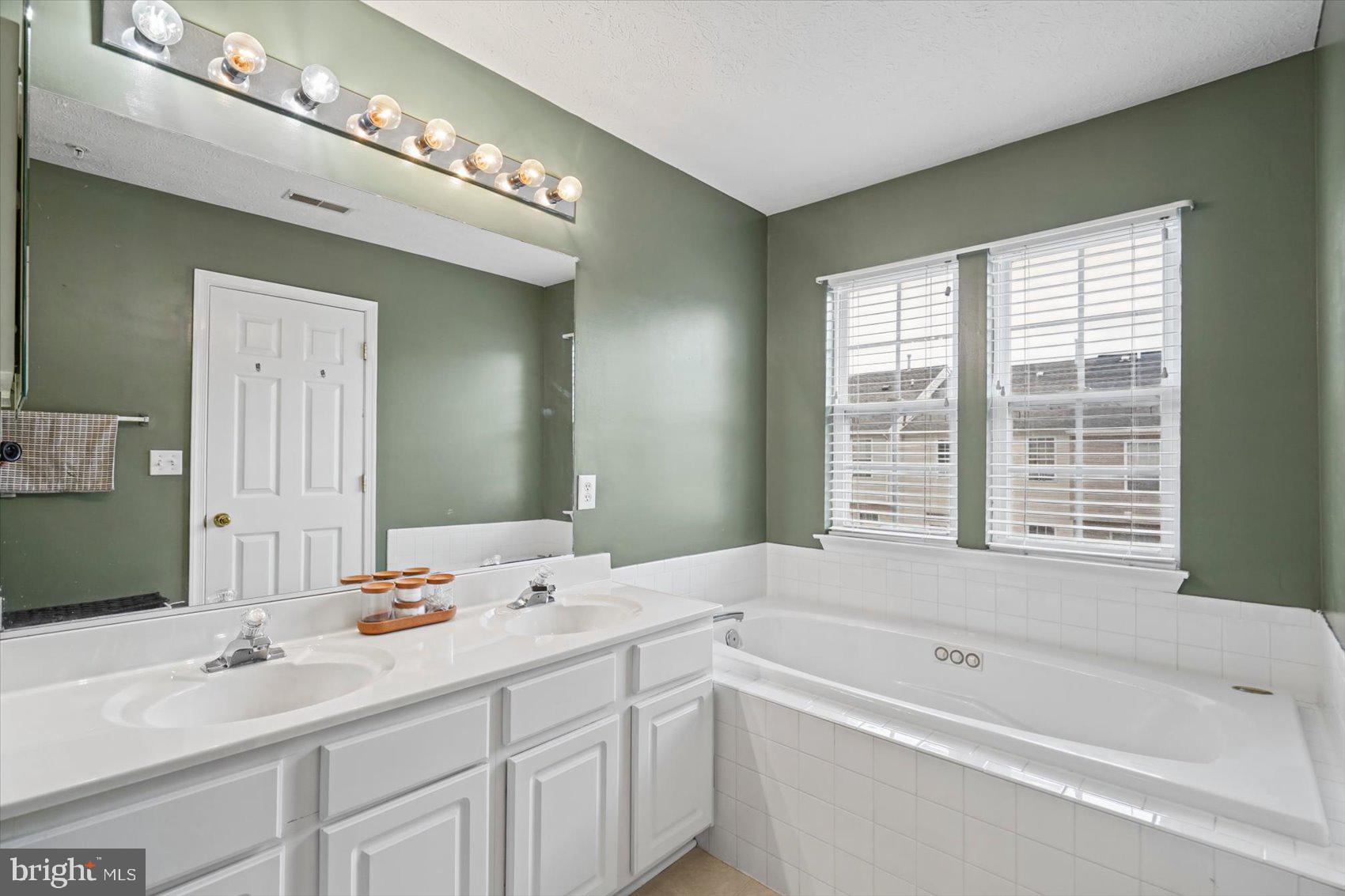 16 Kendersham Court Rosedale, MD 21237 - Photo 27 of 40 Primary Bathroom