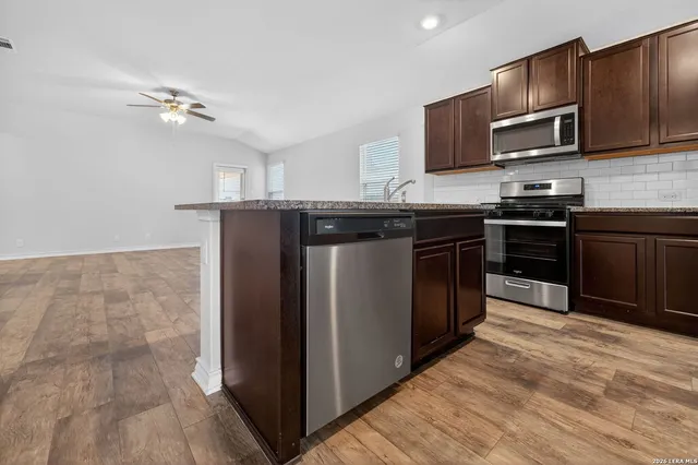 $1,800 | 6810 Schillings, San Antonio, TX 78252