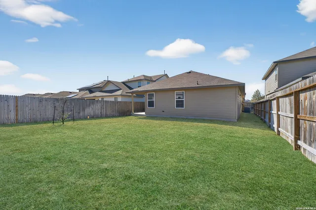 $1,800 | 6810 Schillings, San Antonio, TX 78252