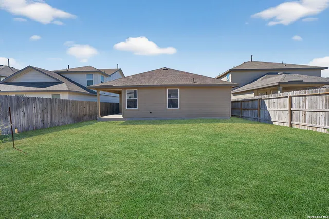 $1,800 | 6810 Schillings, San Antonio, TX 78252