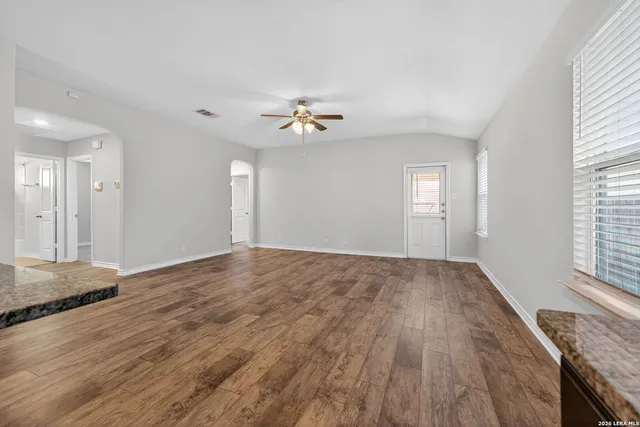 $1,800 | 6810 Schillings, San Antonio, TX 78252