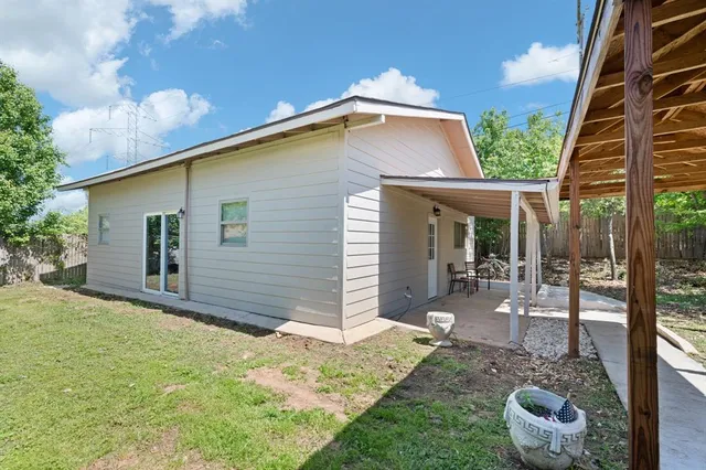 $365,000 | 811 Ridgeway Road, Joshua, TX 76058